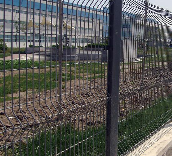 厂家直销供应莱欧护栏园林护栏铁艺围栏锌钢护栏耐用坚固优质产品